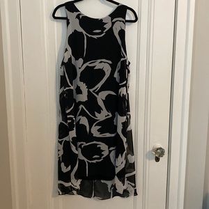 Vince Camuto dress. Black and white floral. Size xl. High low hem.